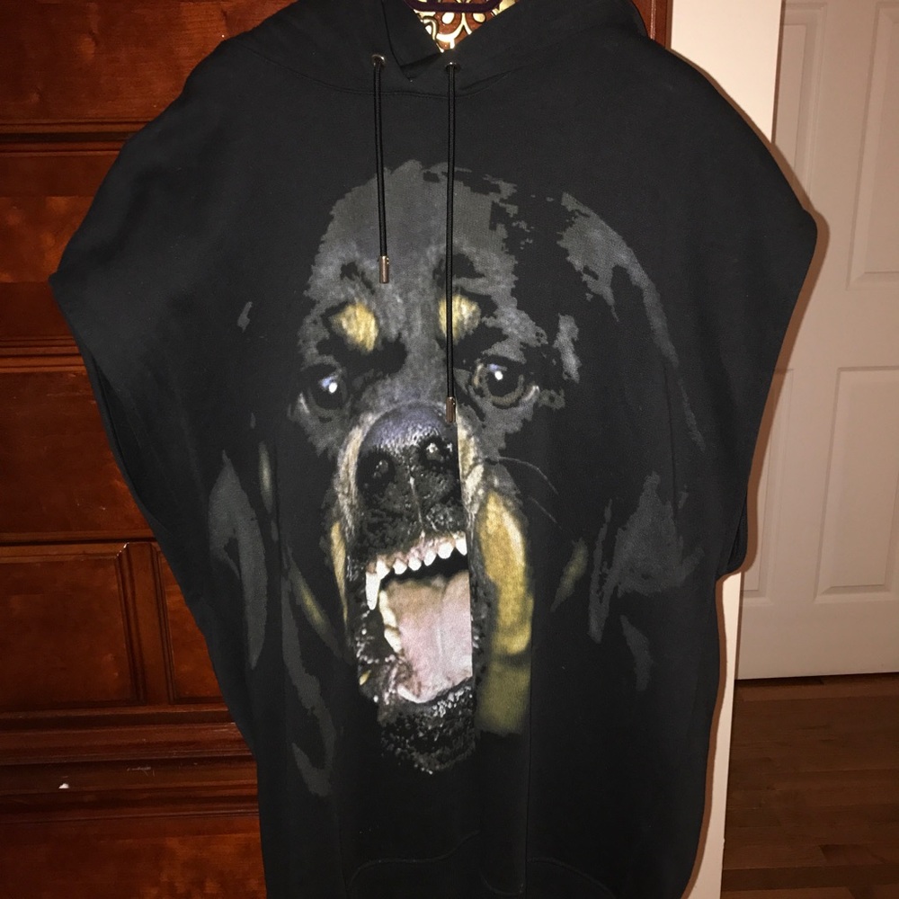 A black givenchy hoddie